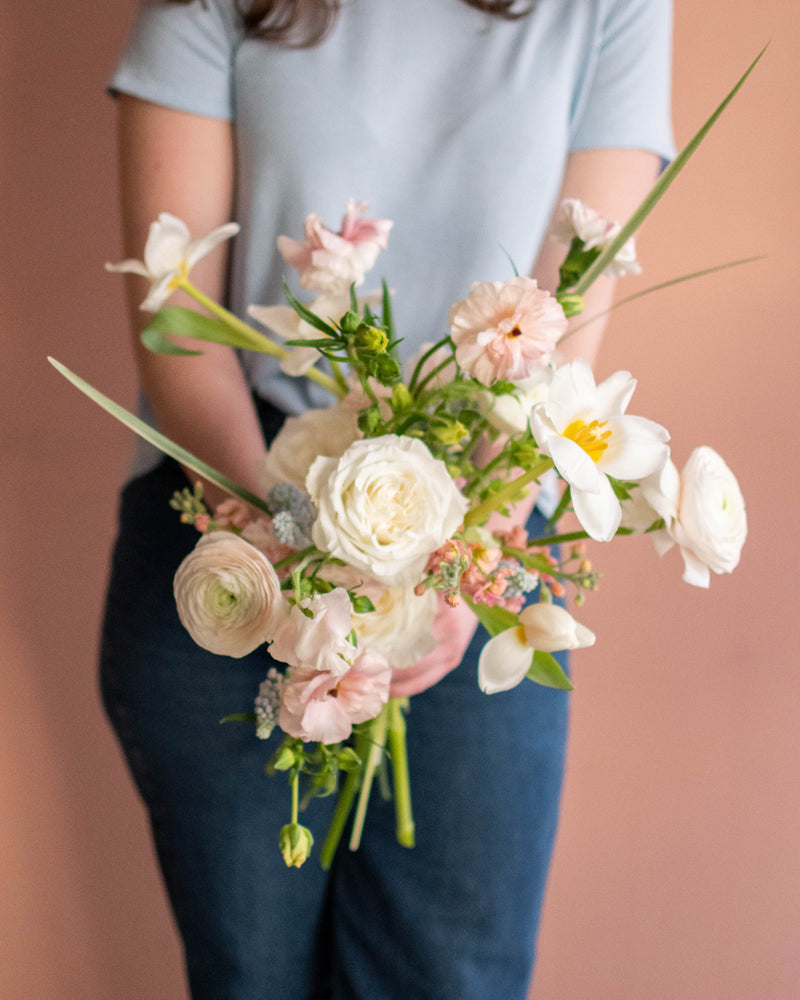
                  
                    THE CLASSIC - WRAPPED BOUQUET
                  
                