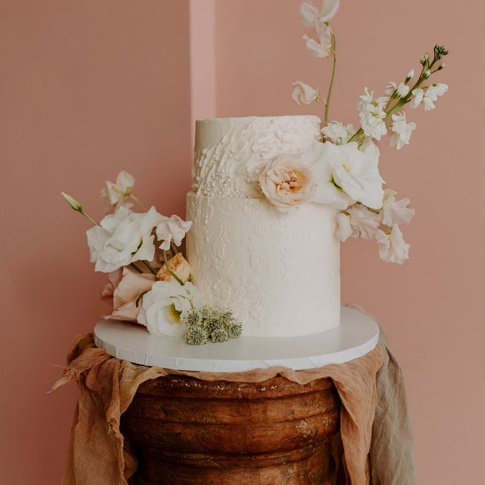 
                  
                    Cake Flowers - Wedding Flowers - STUDIO FOLIAGE
                  
                