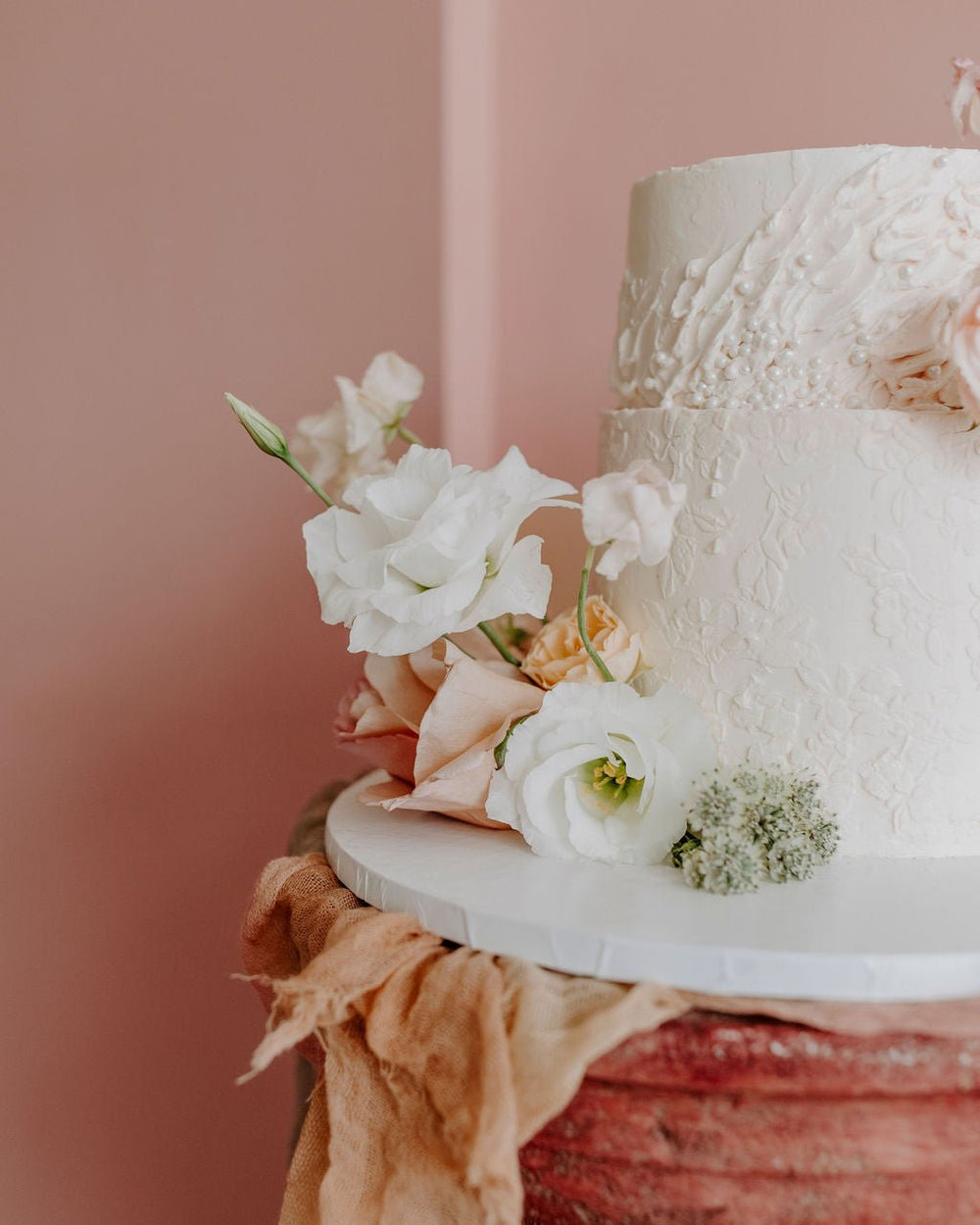 Cake Flowers - Wedding Flowers - STUDIO FOLIAGE