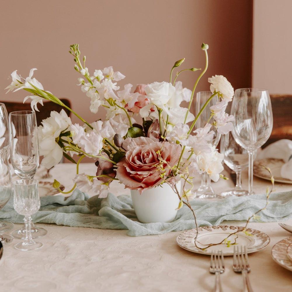 
                  
                    Table Centre - Classic - Wedding Flowers - STUDIO FOLIAGE
                  
                